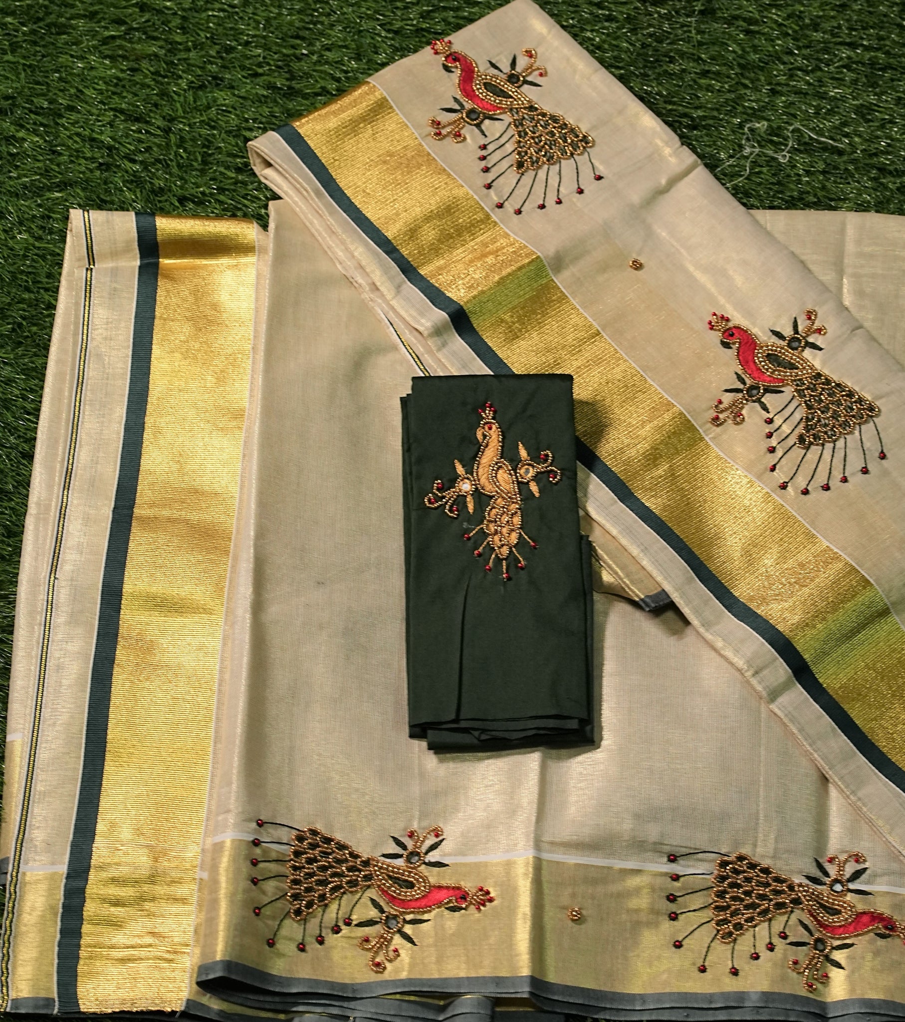 Buy Traditional Kerala Designer Kasavu Set Mundu Online | Kauthuk